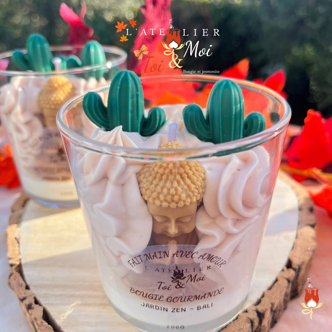 Bougie gourmande Jardin zen, au parfum relaxant Bali, vu du dessus 